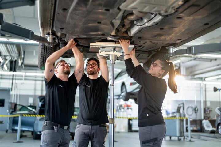 Automobil Fachmann oder Automobil Mechatroniker (m/w/d) 80-100%, 1. Bild